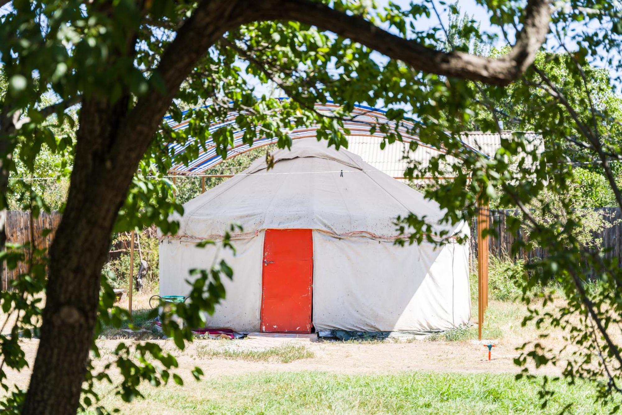 Arista Yurt Camp Hotell Karakol Exteriör bild